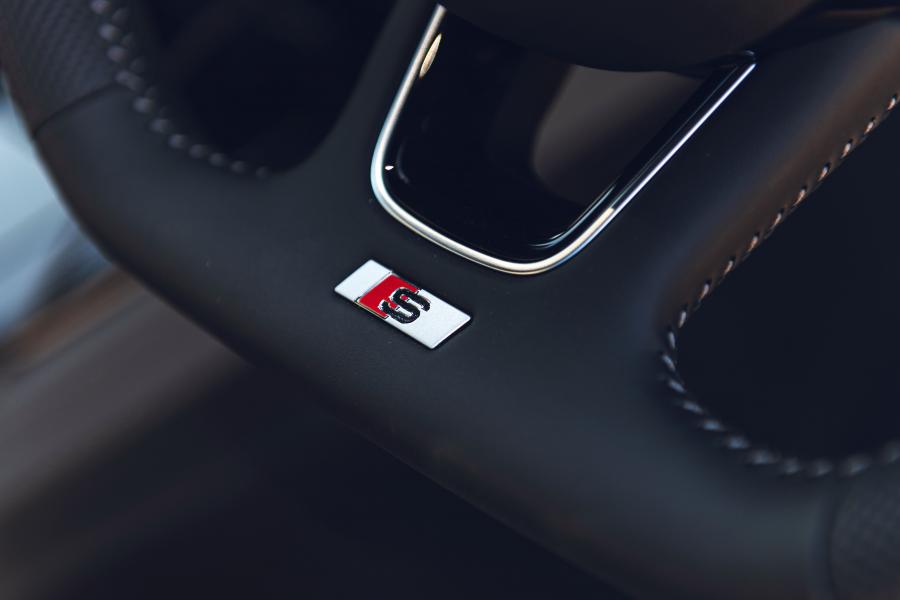 Детали интерьера Audi S4 Avant TDI (B9) 2019 года  (UK) (фото 34 из 40)